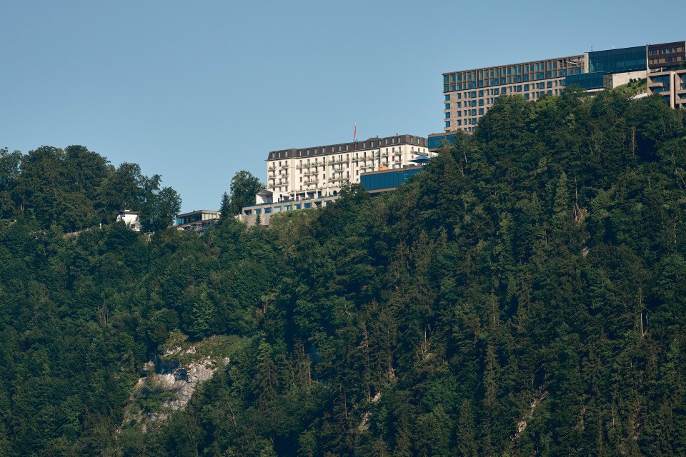 Vertice di pace al Bürgenstock, l'hotel costretto a cancellare all'ultimo 1.200 prenotazioni