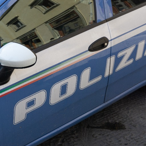 Ruba il portafoglio a un turista a Como, denunciato un 22enne domiciliato in Svizzera