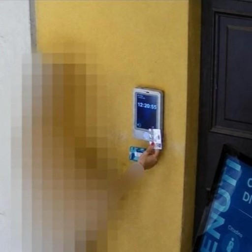 Beccati altri «furbetti» della timbratura, questa volta a Como