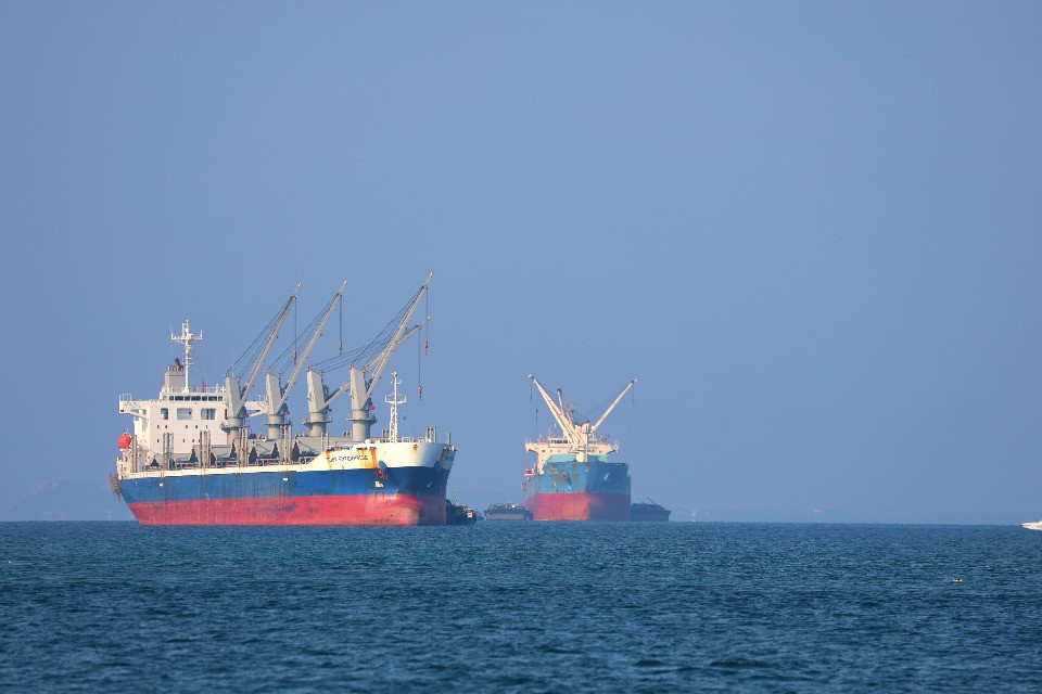 Pasdaran iraniani: «Da Hormuz si passa solo con il nostro via libera e su determinate rotte»