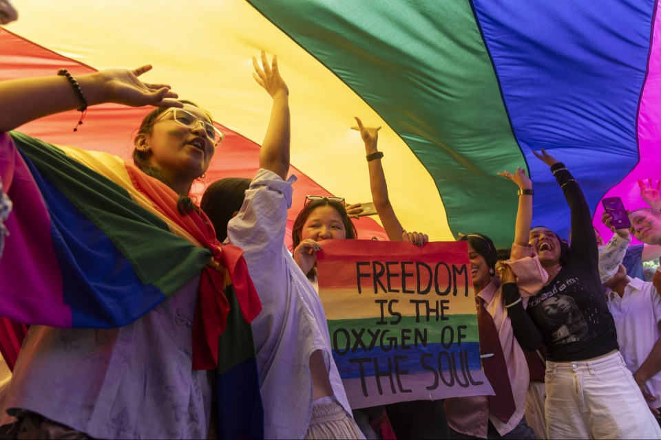 Dall’ombra all’arcobaleno: la storia LGBTQIA+ ticinese in un podcast