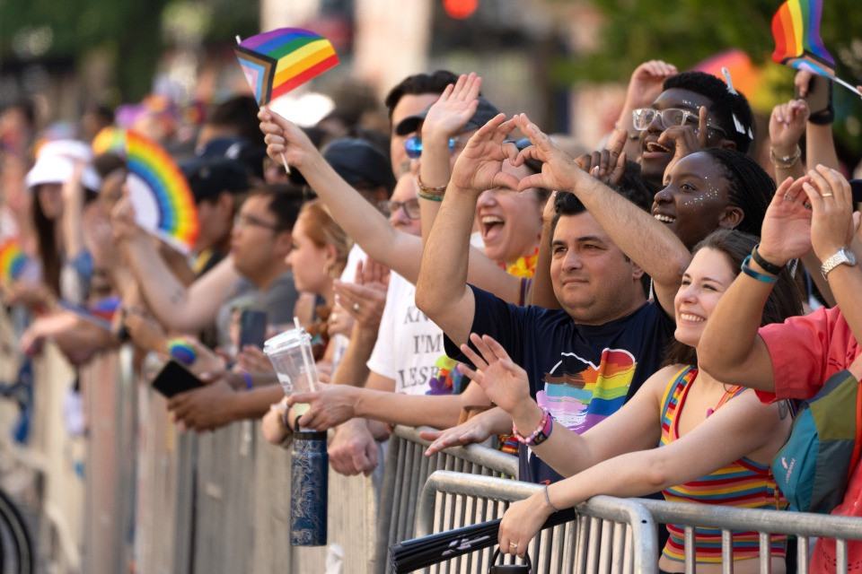 La disinformazione omolesbobitransfobica nel mese del Pride