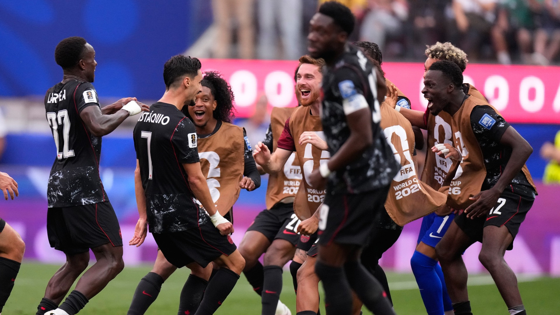 Canada la prima agli ottavi, Eustaquio nel recupero elimina il Sudafrica