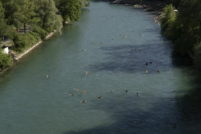 Uomo si tuffa nell'Aare e viene trascinato via dalla corrente