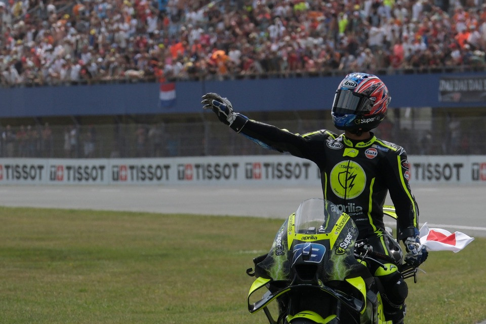 Ad Assen è tripletta Aprilia: Ogura vince davanti a Fernandez e Martin
