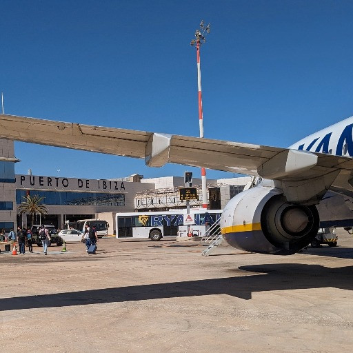Affitti alle stelle in Europa? «Colpa anche degli aerei»: lo studio che lega voli low cost e crisi della casa