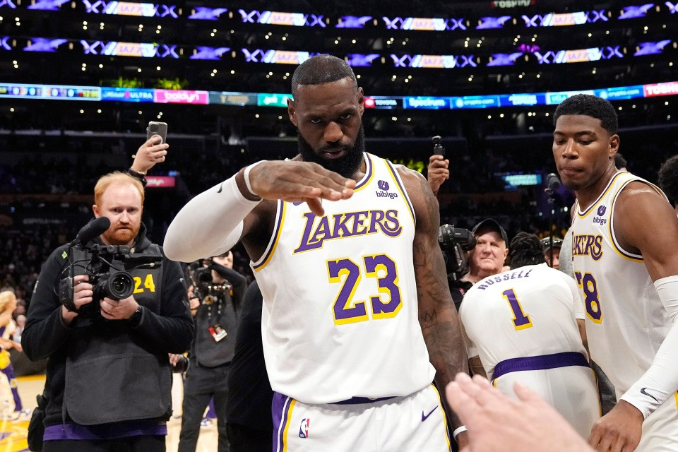 È addio tra LeBron James e i «Lakers»