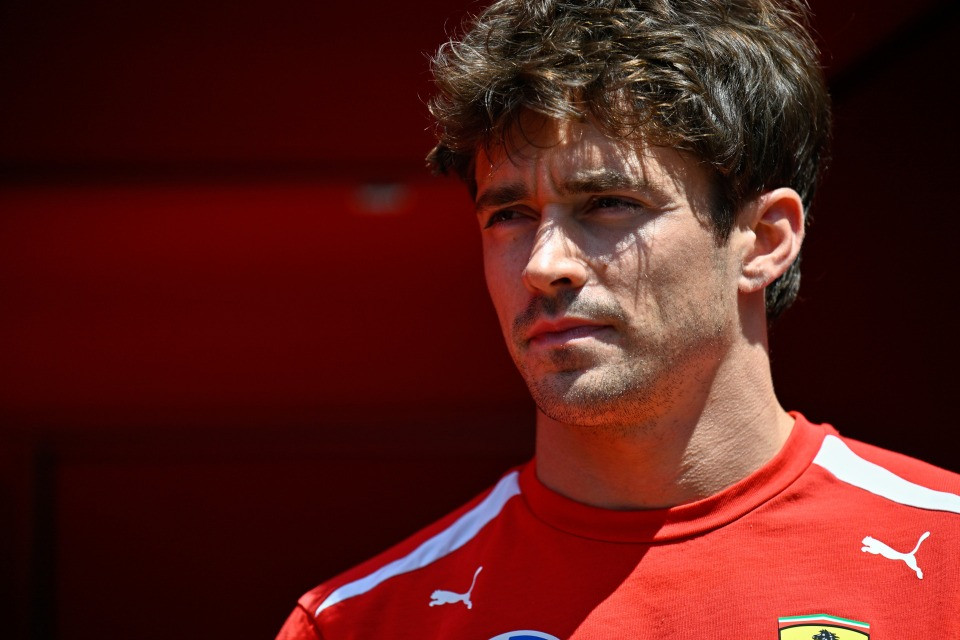 Hamilton, la SF-26 e la pressione: la crisi nera di Leclerc