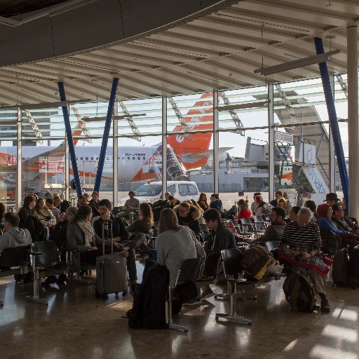 Aeroporto di Ginevra, scontro sul rumore notturno: residenti contro le low cost