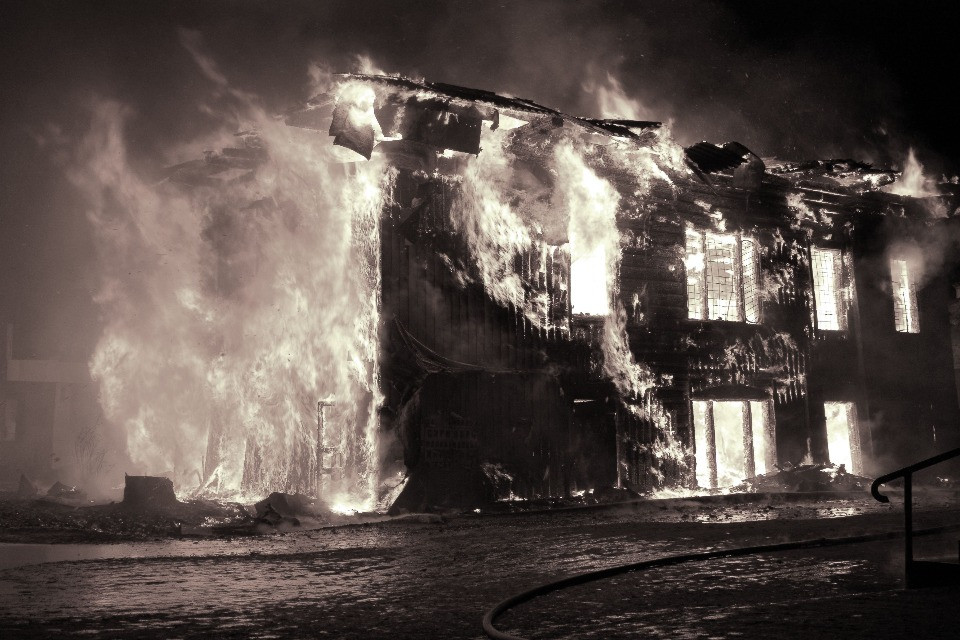 Incendio nel Malcantone: operazioni di bonifica in corso