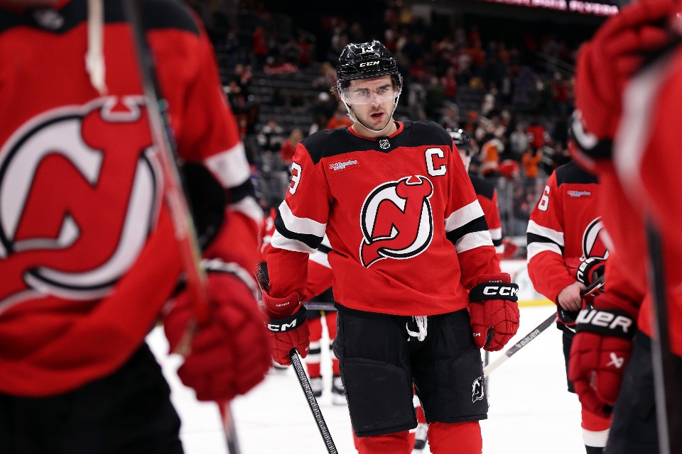 Il Diavolo investe su Nico Hischier, lo svizzero più ricco della NHL