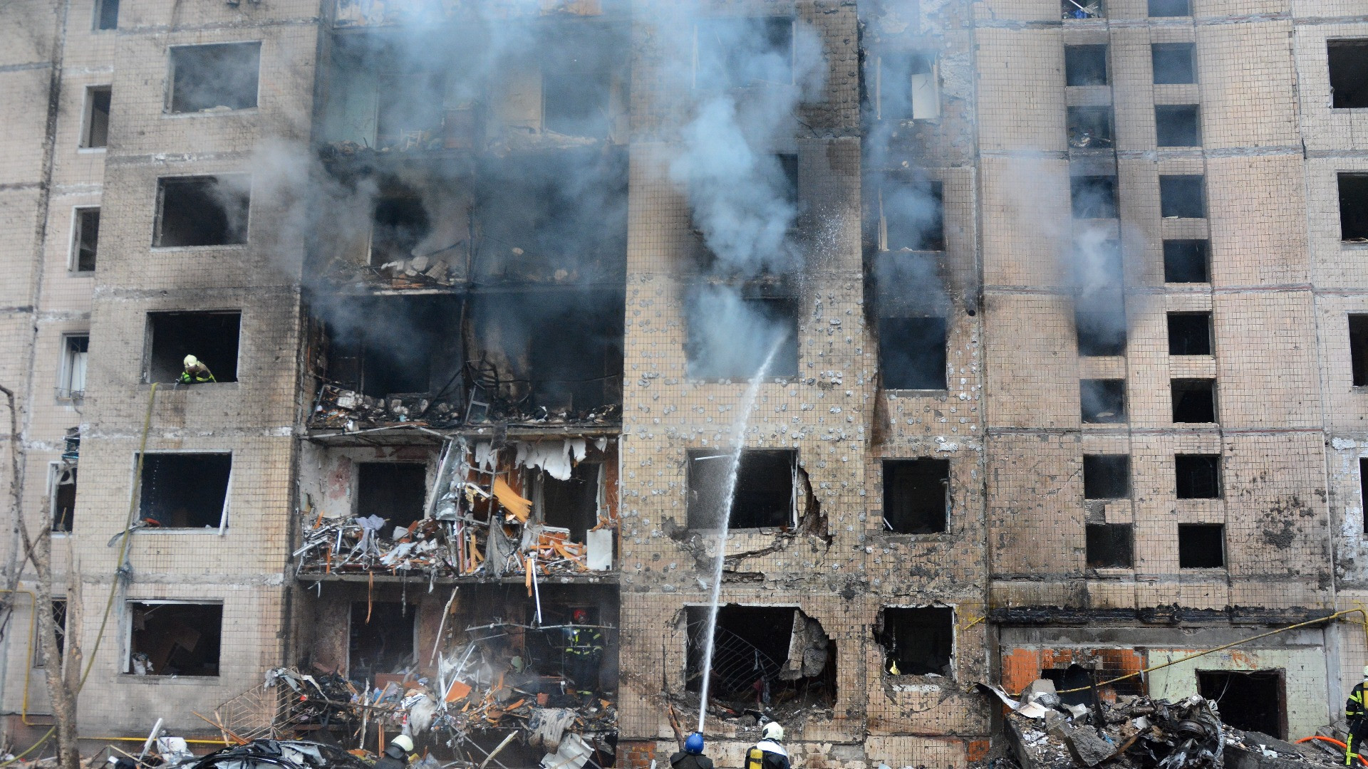 Kiev sotto il fuoco russo: almeno 10 morti e 54 feriti nella notte