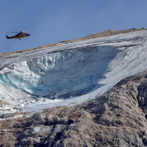 Marmolada, uno studio svela le cause del crollo: il ghiacciaio era in «equilibrio critico»