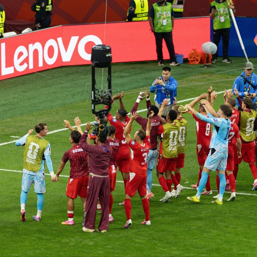 È una splendida alba rossocrociata: Svizzera batte Algeria 2-0