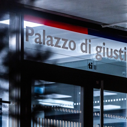 Calci e pugni alla testa: «È stato accanimento»