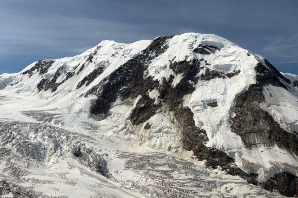 Zermatt, caduta di massi sul Lyskamm: alpinista 34.enne perde la vita
