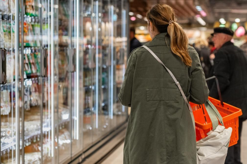 Migliora leggermente la fiducia dei consumatori