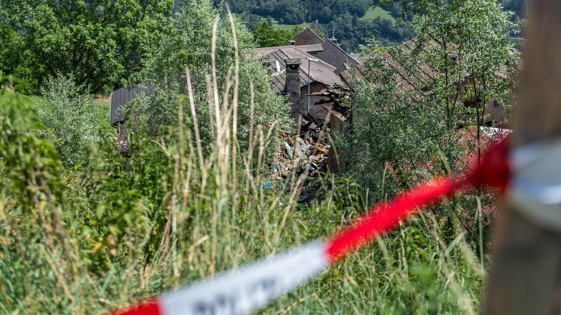 I resti umani rinvenuti tra le macerie sono del 59.enne ricercato per il delitto di Faido
