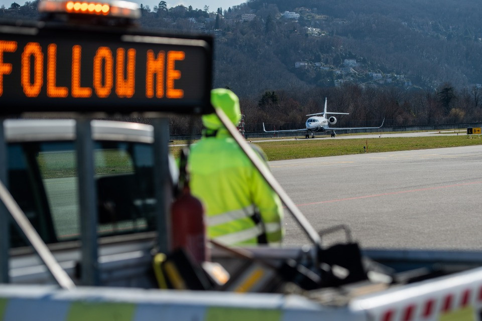 Aeroporti regionali, la falla Schengen della Svizzera: «Controlli troppo rilassati»