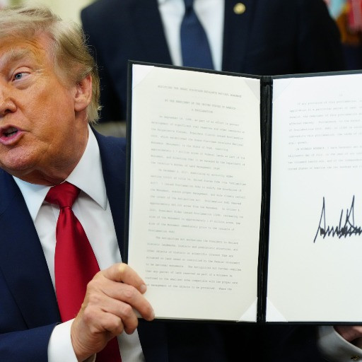 Il ricatto di Hormuz e i bombardamenti sull'Iran: la tregua di Trump è fallita