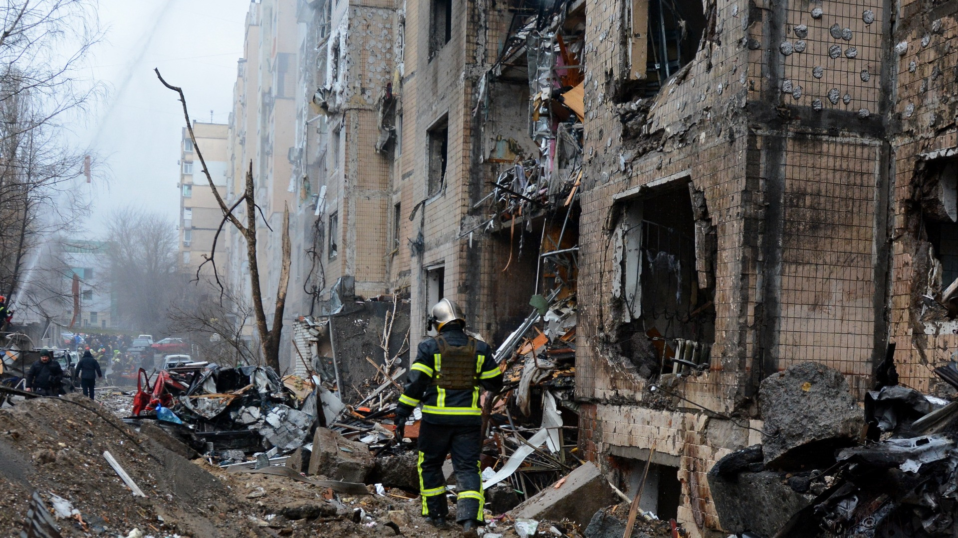 Notte di attacchi incrociati: due morti e cinque feriti a Kiev