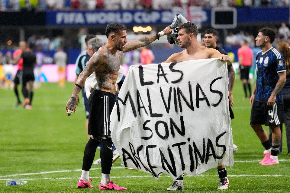 L'Albiceleste piega i Tre Leoni e riapre i simboli della rivalità: «Le Malvinas sono argentine»