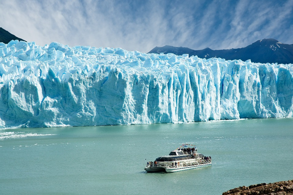 Perito Moreno, il ghiacciaio simbolo dell'Argentina si scioglie: arretrato di 800 metri dal 2019