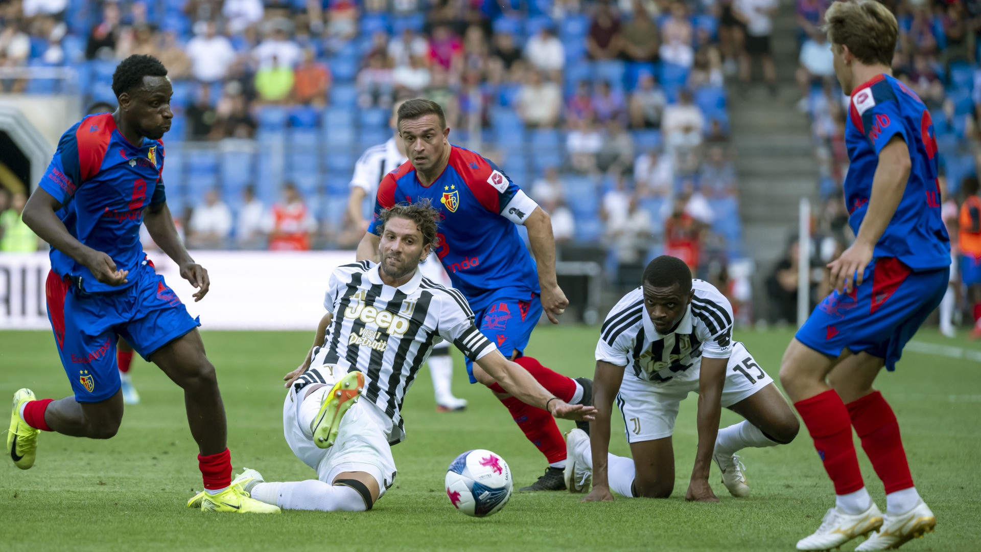 Basilea-Juventus finisce senza gol e con un rigore parato