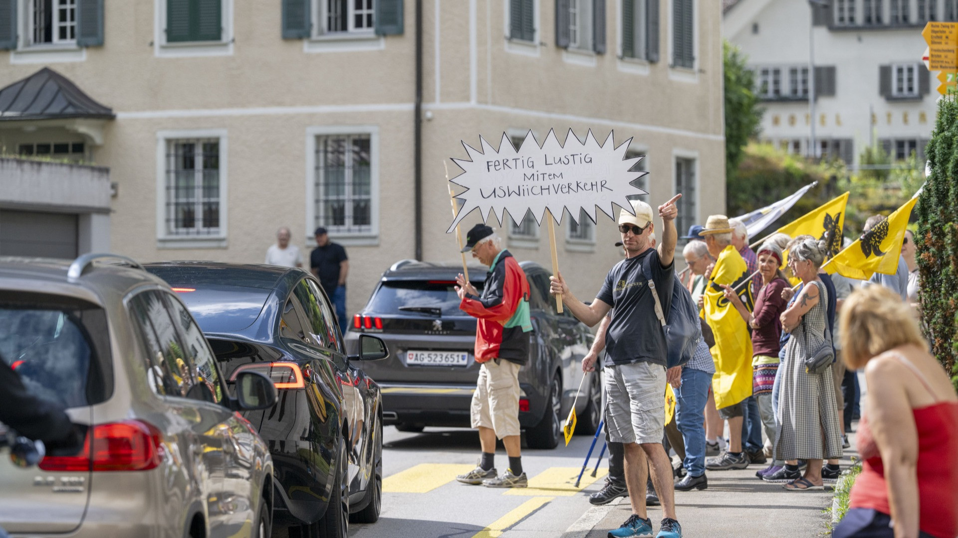Gli urani stanchi del caos al San Gottardo: «Non ne possiamo più!», e scatta la protesta