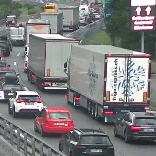 Giornata da incubo al San Gottardo: più di 3 ore di attesa al portale nord