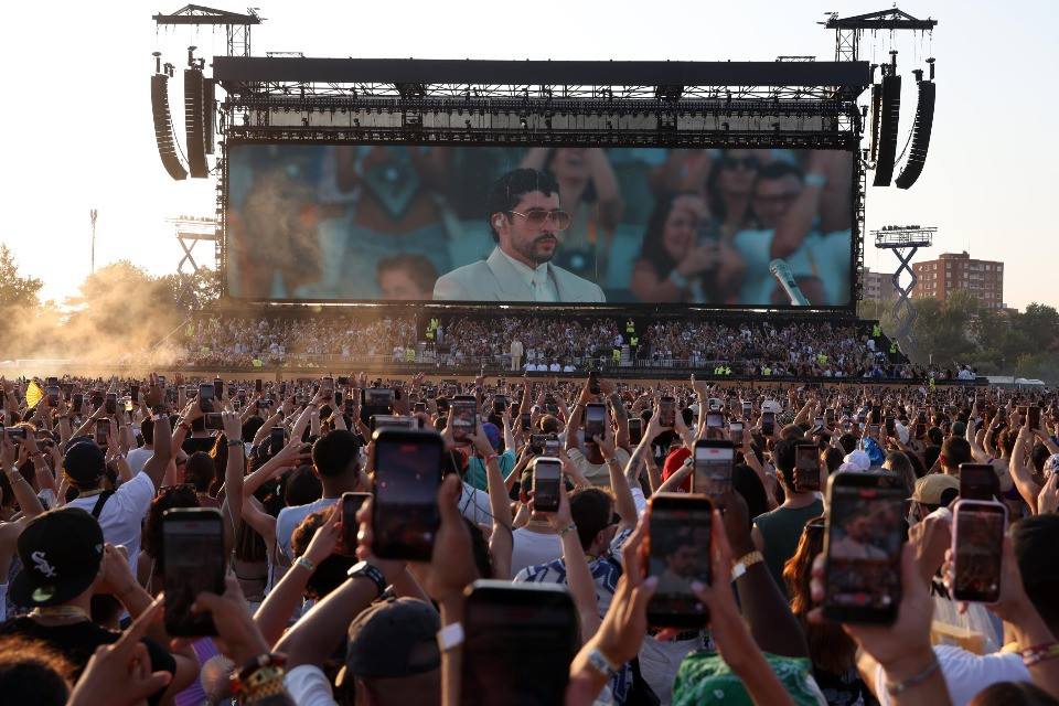 Il concerto di Bad Bunny di Milano annullato per maltempo non sarà riprogrammato