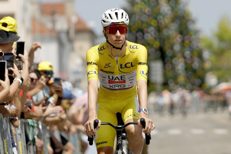 Pogacar svegliato in piena notte per un controllo antidoping
