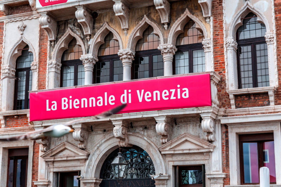 L'agenzia per la cultura taglia 2 milioni alla Biennale di Venezia