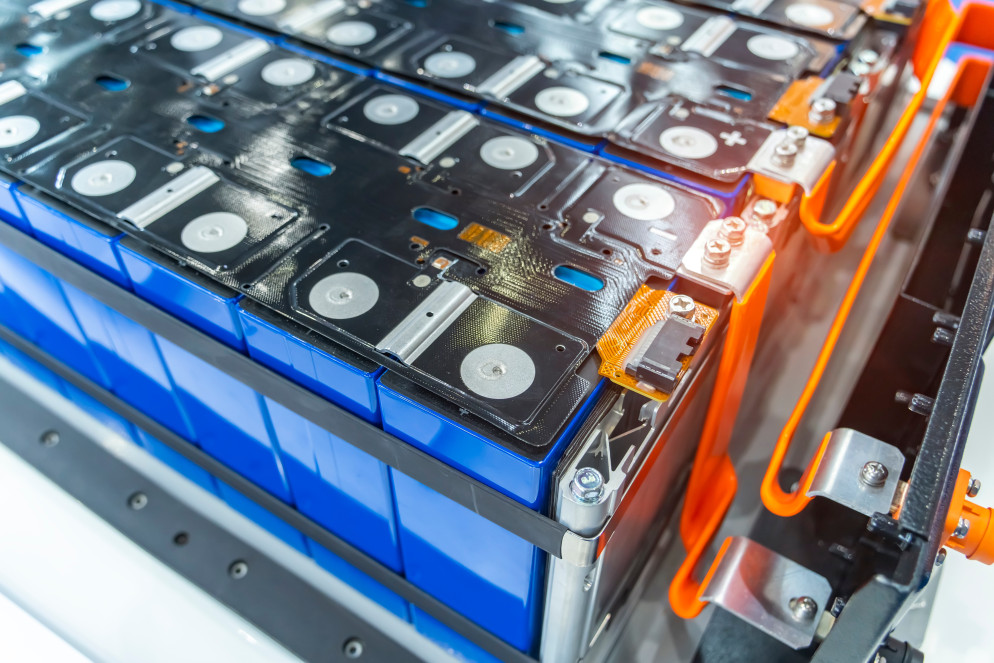 Le componenti delle batterie di un veicolo elettrico. © Shutterstock