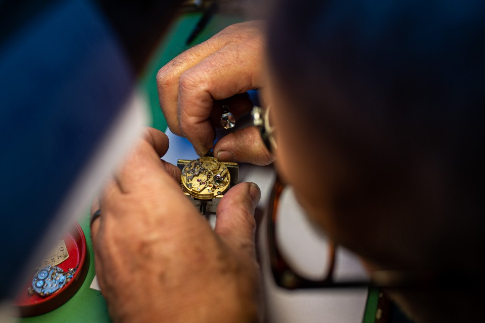 La trincea degli orologi svizzeri