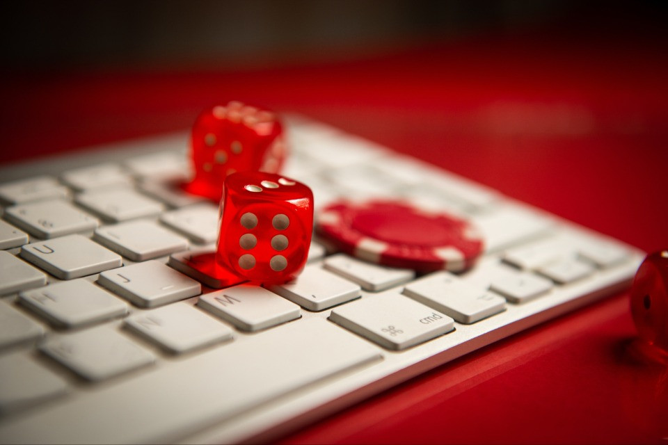 A processo per i nove milioni frodati e poi persi al casinò
