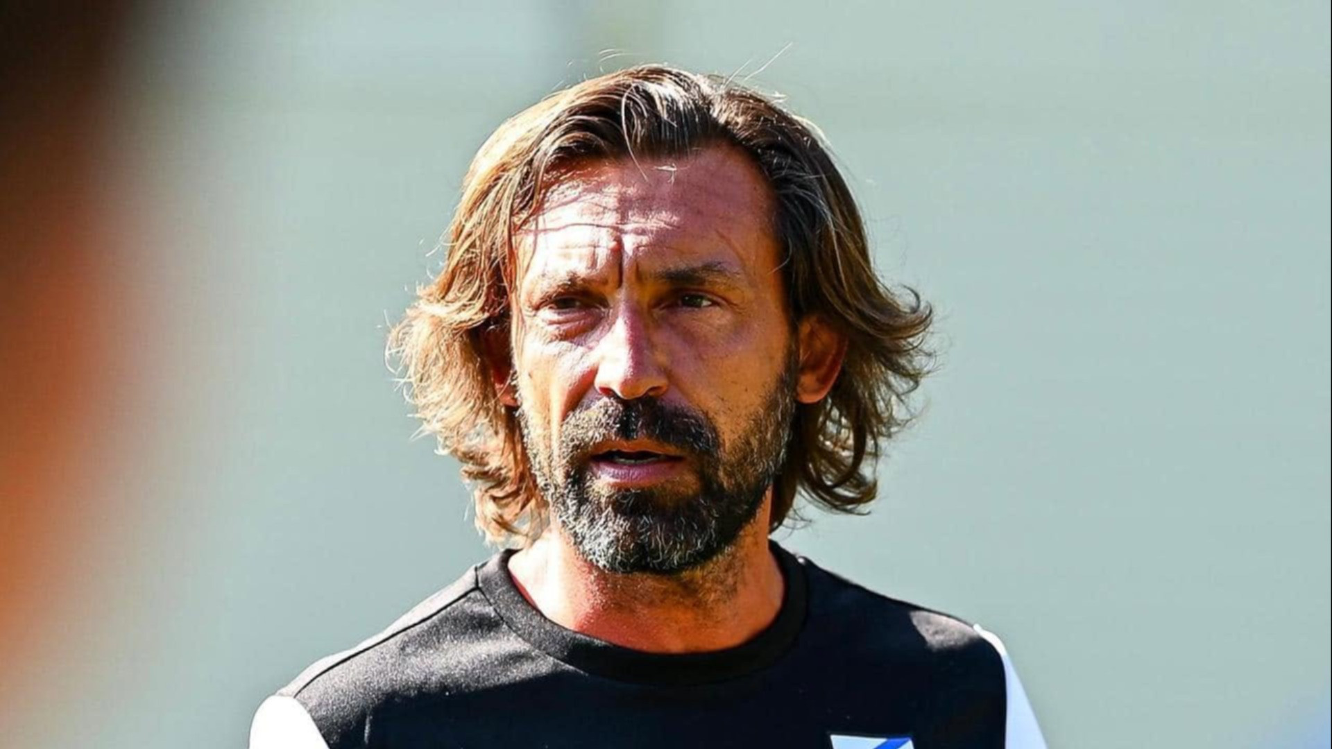 Andrea Pirlo nella bufera per quello sponsor russo: «Non dovrebbe allenare la Nazionale»