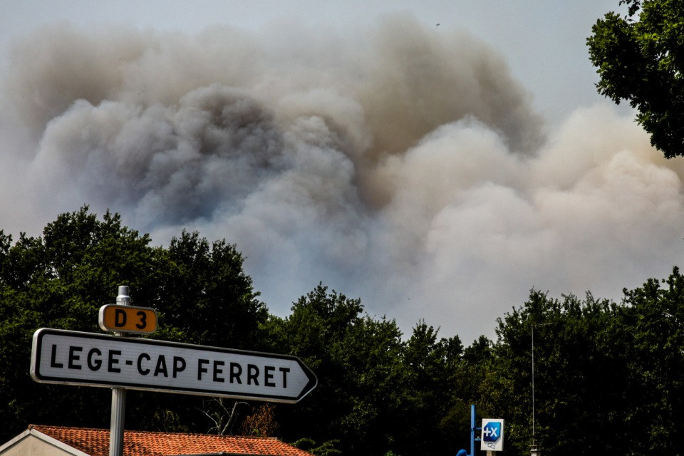 Le fiamme non danno tregua: oltre 200 mila gli sfollati in Francia e Spagna