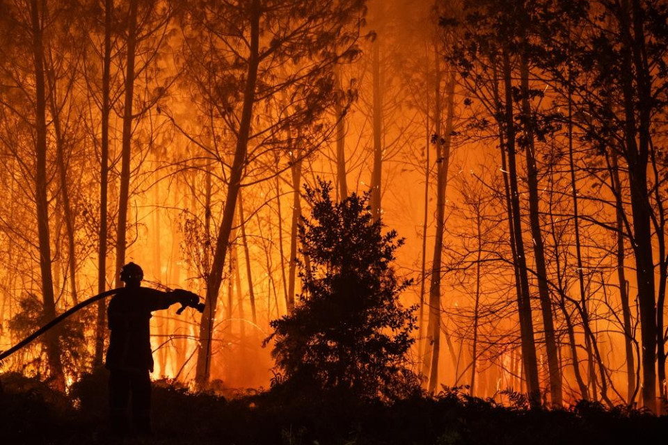 Incendi in Francia, dalla Svizzera arrivano due Super Puma