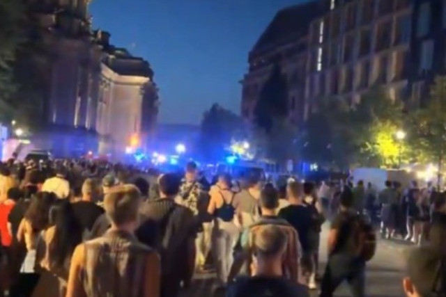 Furgone sulla folla a Berlino: cosa sappiamo al momento