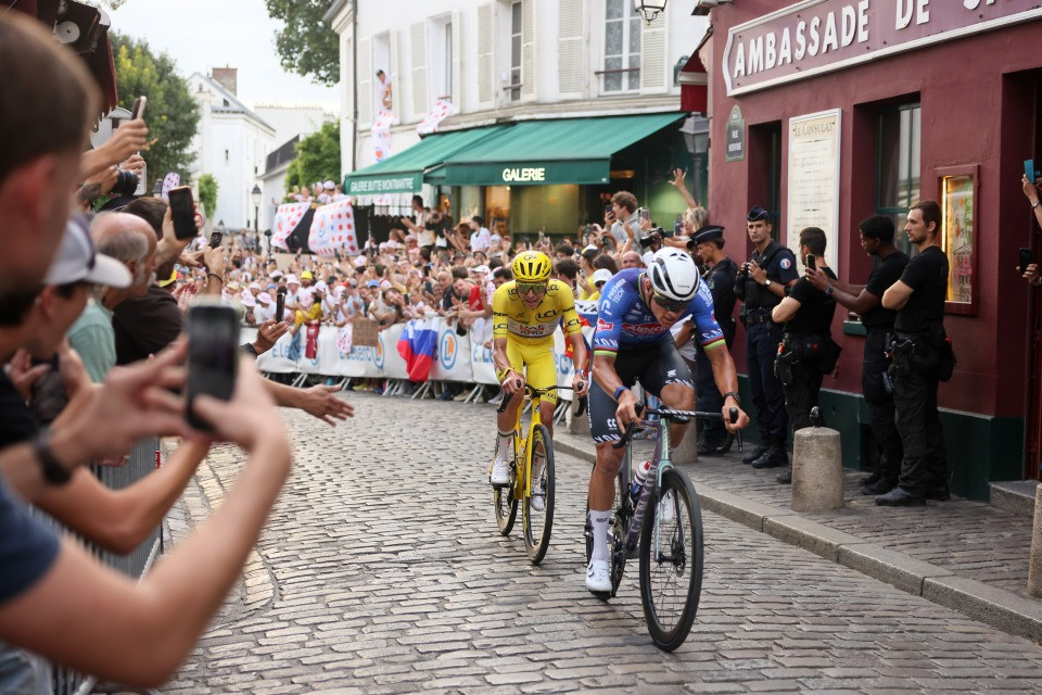 L'ultima tappa a van der Poel, il Tour all'invincibile Pogacar