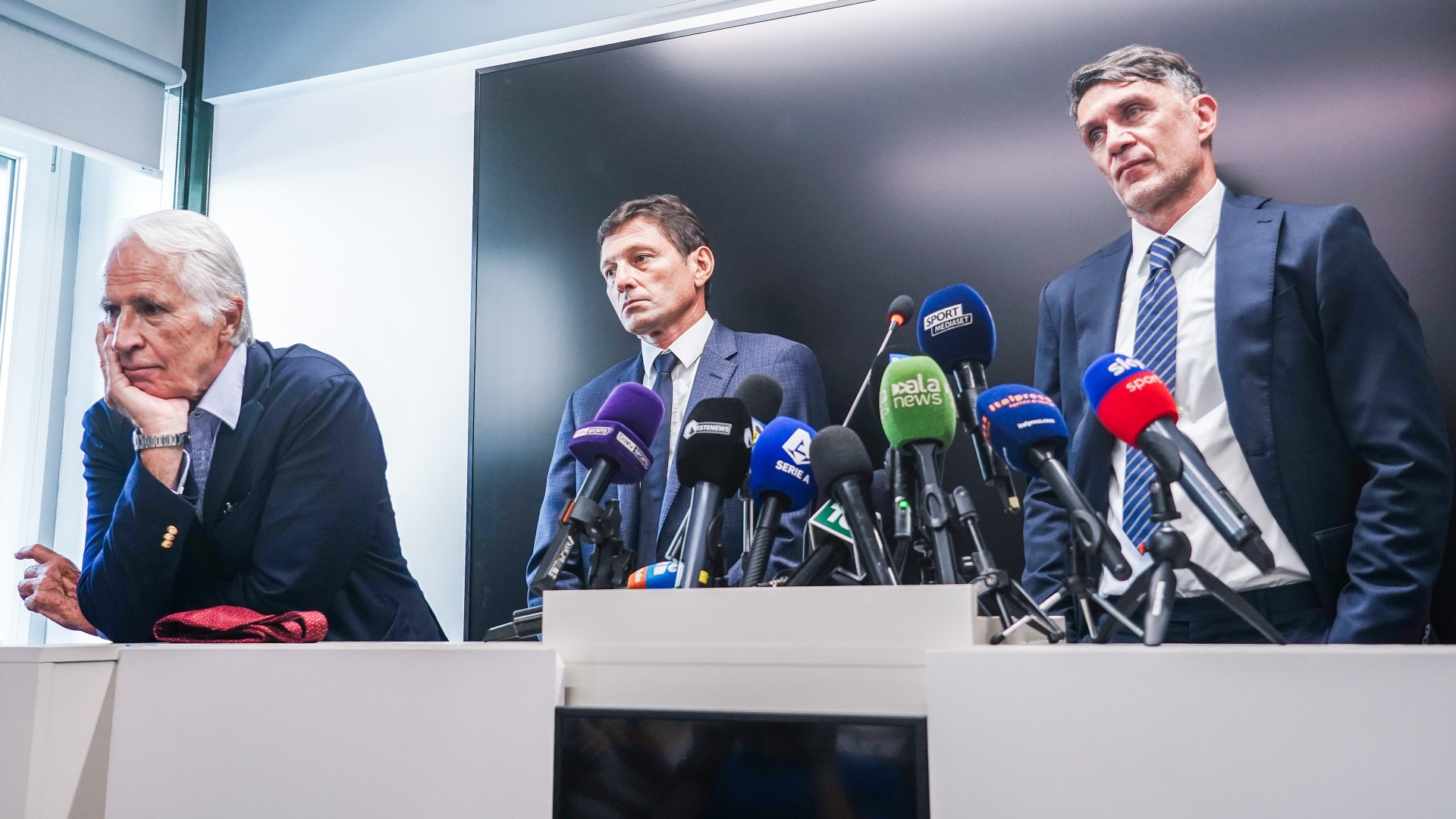 Caos Italia, Maldini e Leonardo si sono dimessi