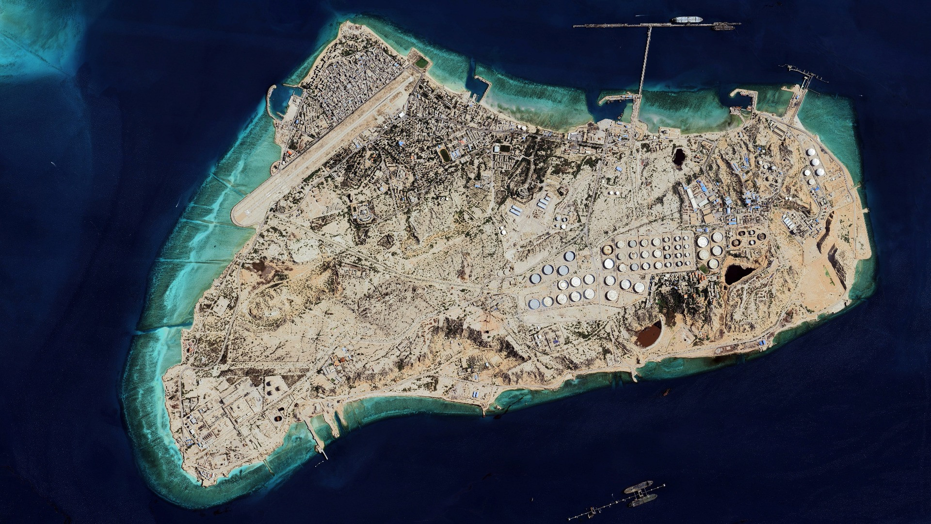 Trump ammonisce l'Iran con simulazioni di attacchi all'isola di Kharg