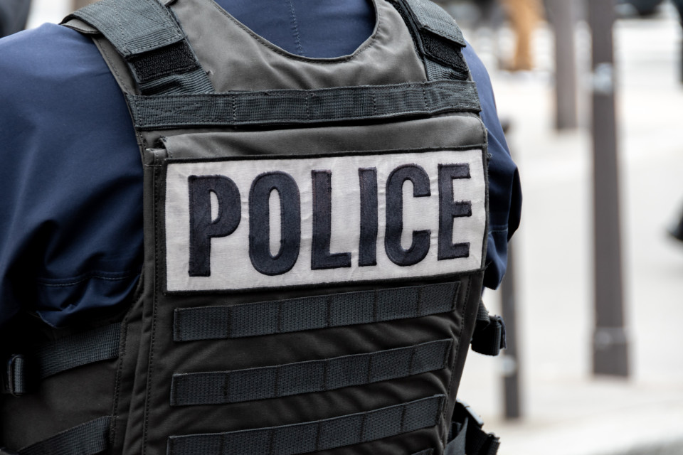 Tre donne accoltellate a Parigi, due sono gravi