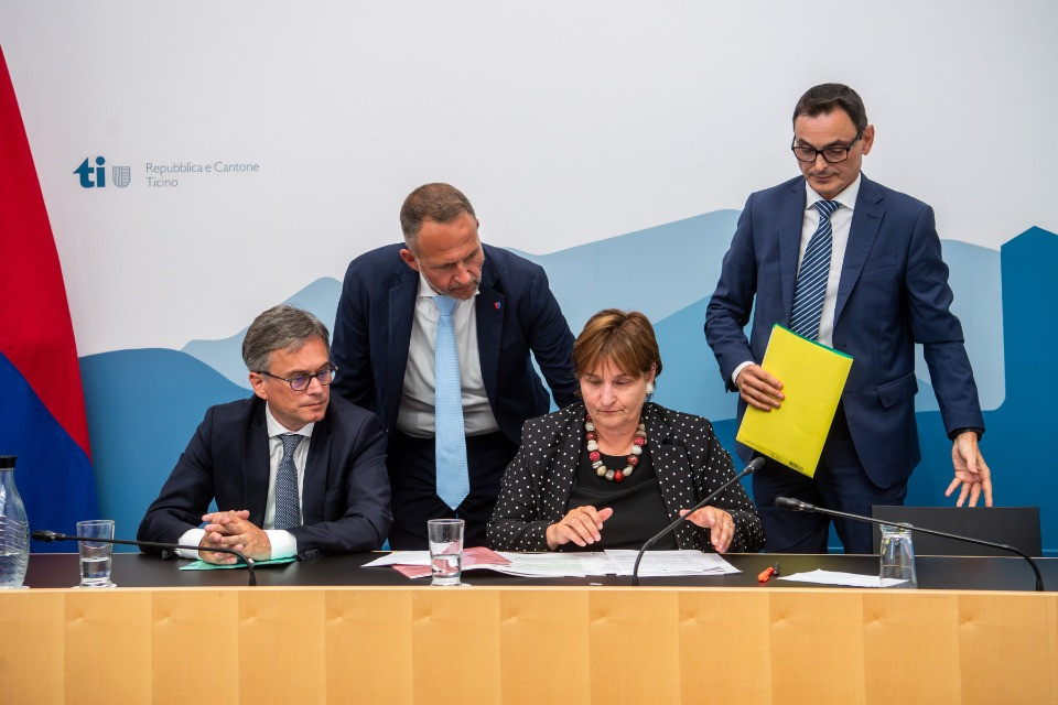 Zali esce di scena e diserta il momento delle spiegazioni