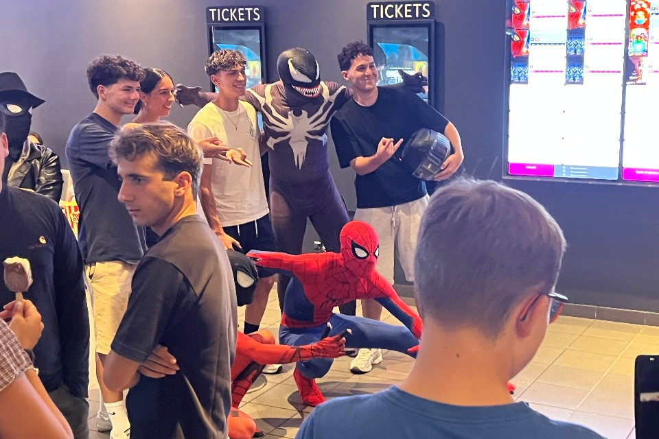 Peter Parker riempie la sala del Cinestar... alle 18.10 di un rovente giovedì