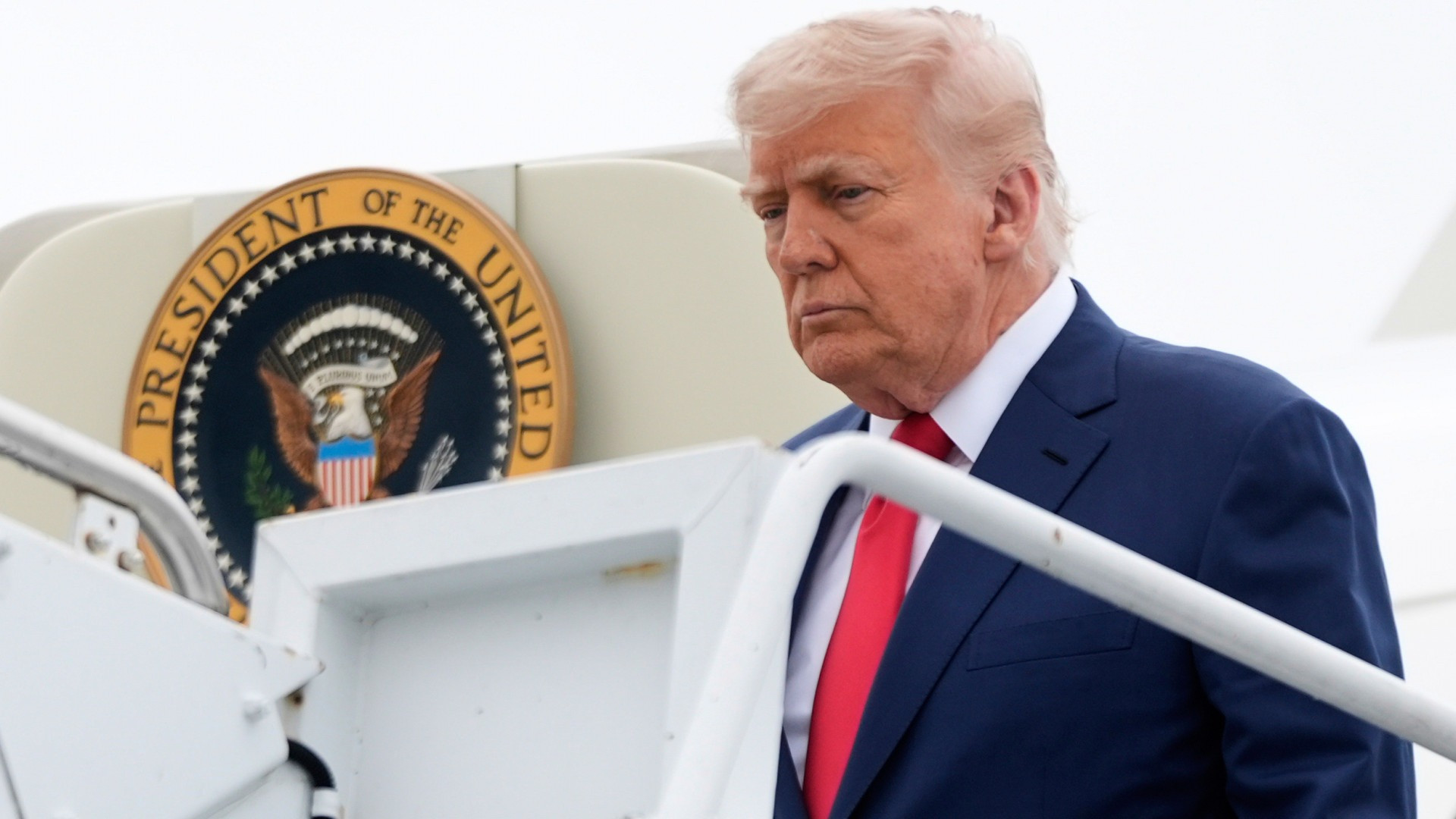 Trump: «Accordo storico sul disarmo completo di Hamas, Israele uscirà da Gaza»