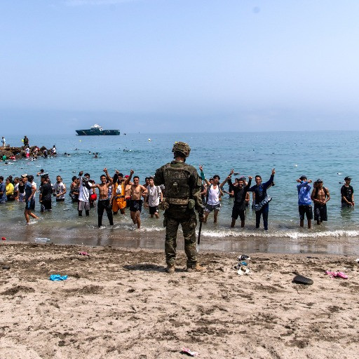 Migranti a Ceuta e Melilla, Ambrosini: «Più che un’invasione, è un simbolo utile a una certa narrazione»