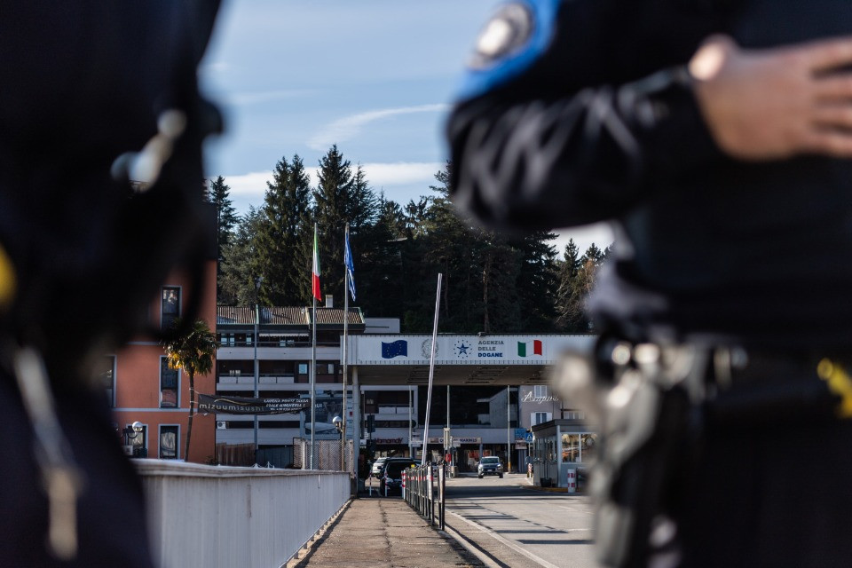 Con un quintale di hashish in auto, condannato ed espulso