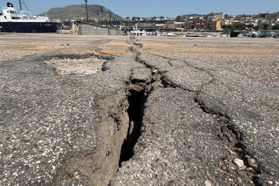 Terremoto a Napoli, la scossa ha provocato 21 feriti